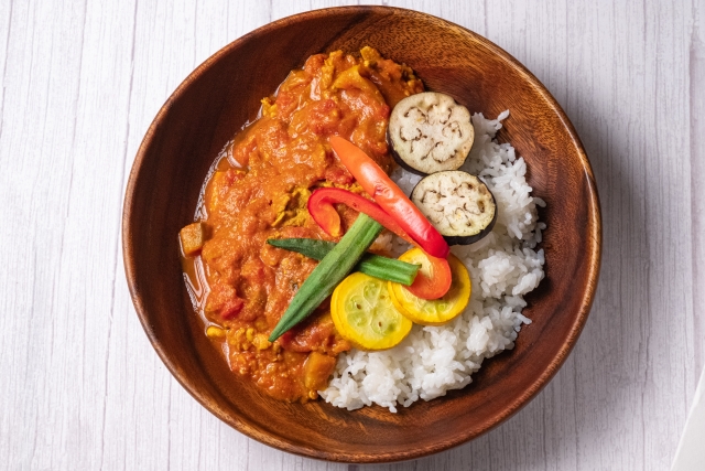 トマトベースのカレー